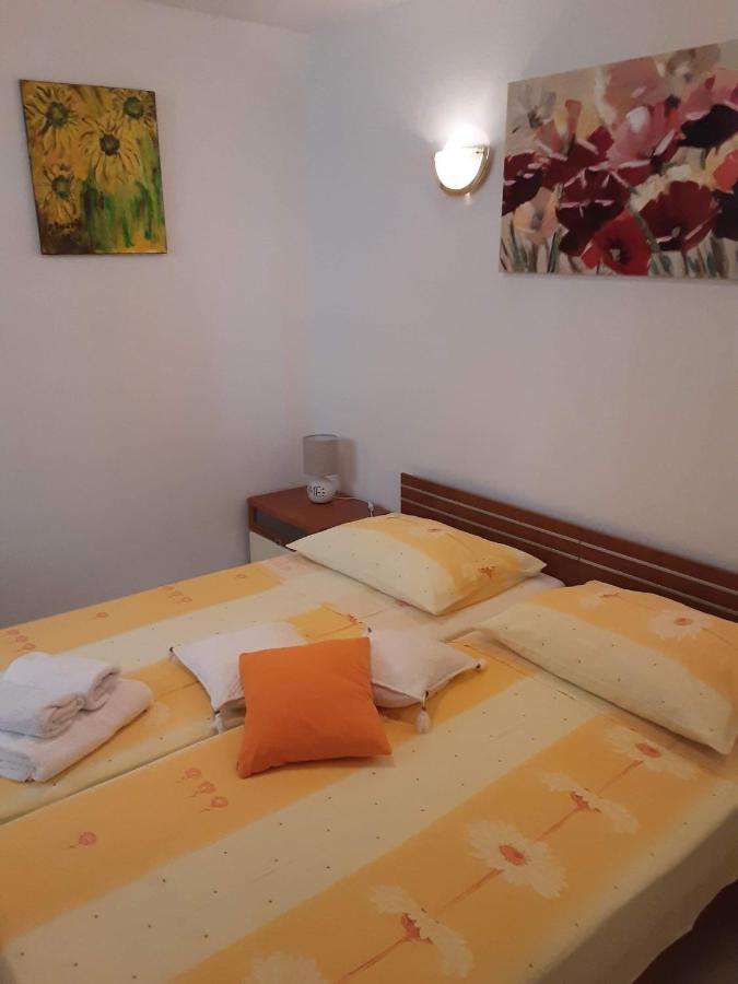 Apartments Zlosilo Orasac Bagian luar foto