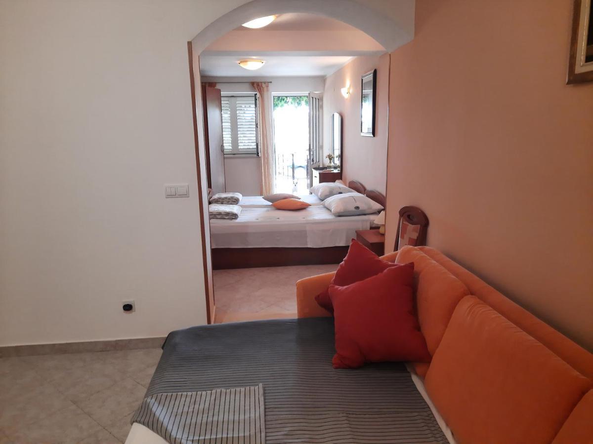Apartments Zlosilo Orasac Bagian luar foto