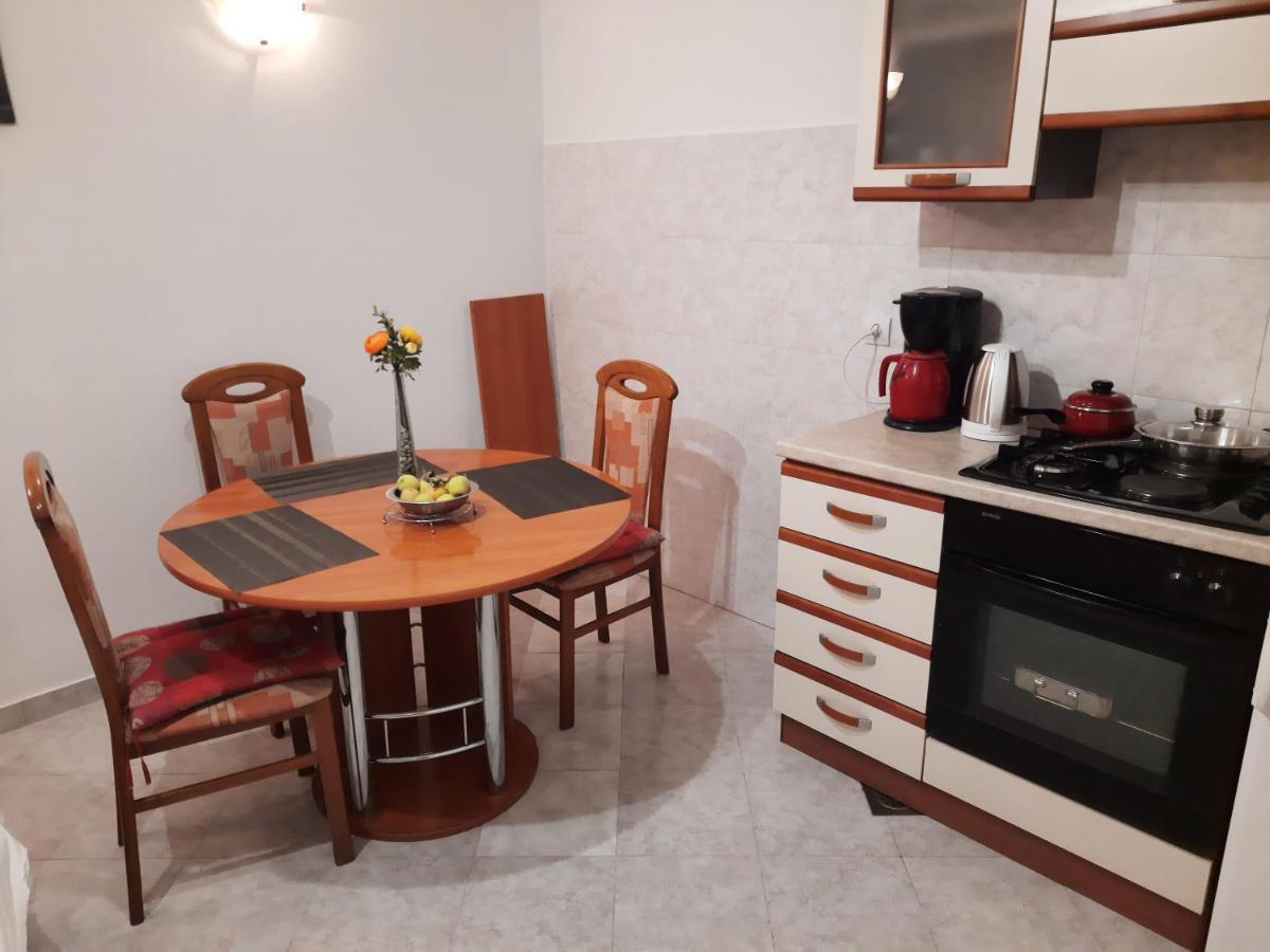 Apartments Zlosilo Orasac Bagian luar foto